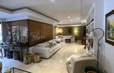 Imagem: O apartamento possui 4 Dormitórios, 4 Banheiros, 3 Vagas na