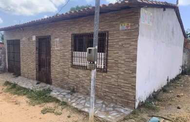 Imagem: A casa à venda possui 3 Dormitórios, 2 Banheiros, 1 Vaga na