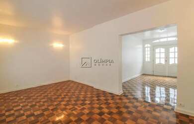 Imagem: A casa possui 5 Dormitórios, 5 Banheiros, 3 Vagas na garagem