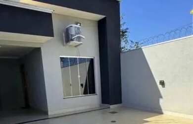 Imagem: Casa Disponivel para Compra em Nova Serrana