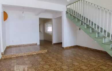 Imagem: A casa em condomínio possui 2 Dormitórios, 1 Banheiro, 2 Vagas