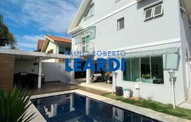 Imagem: A casa em condomínio possui 4 Dormitórios, 2 Banheiros, 4