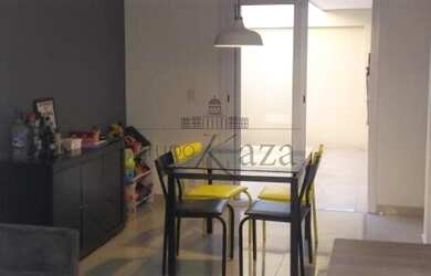 Imagem: A casa em condomínio possui 2 Dormitórios, 3 Banheiros, 2