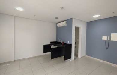 Imagem: O depósito possui 1 Vaga na garagem e 30m² de Área e está