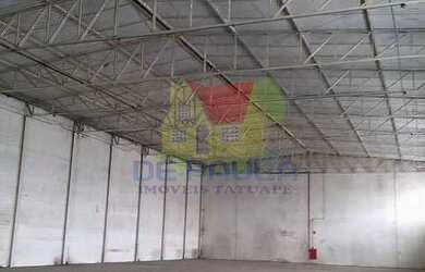 Imagem: O depósito possui 5 Vagas na garagem, 5.888m² de Área e