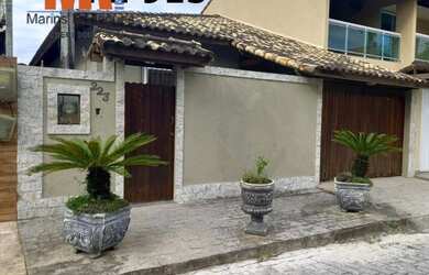 Imagem: A casa possui 3 Dormitórios, 2 Banheiros, 1 Vaga na garagem