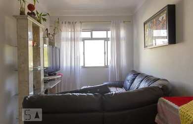 Imagem: O apartamento possui 2 Dormitórios, 1 Banheiro, 1 Vaga na garagem