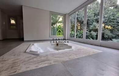 Imagem: A casa em condomínio possui 5 Dormitórios, 5 Banheiros, 5