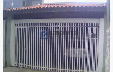 Imagem: A casa possui 2 Banheiros, 2 Vagas na garagem, 197m² de Área