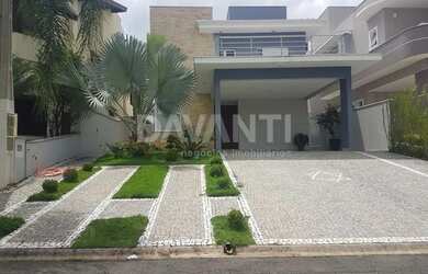 Imagem: A casa em condomínio possui 4 Dormitórios, 5 Banheiros, 4