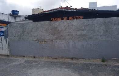 Imagem: A casa possui 3 Dormitórios, 3 Banheiros, 2 Vagas na garagem