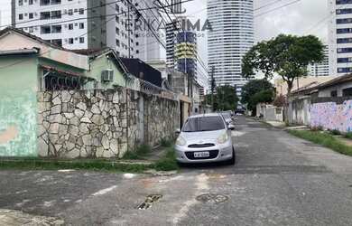 Imagem: A casa possui 3 Dormitórios, 2 Banheiros, 1 Vaga na garagem
