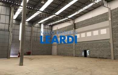 Imagem: O depósito possui 2700m² de Área e está localizado em Jardim