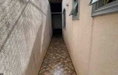 Imagem: A casa possui 2 Dormitórios, 1 Banheiro, 90m² de Área e