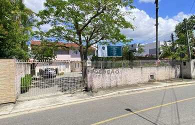 Imagem: A casa possui 5 Dormitórios, 4 Banheiros, 3 Vagas na garagem