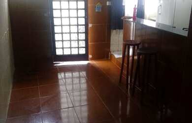 Imagem 9: Aluga-se casa pequena já com água e lus. Sem deposito por 800 reais