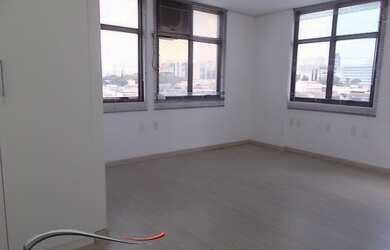 Imagem: O depósito possui 1 Vaga na garagem, 40m² de Área e está