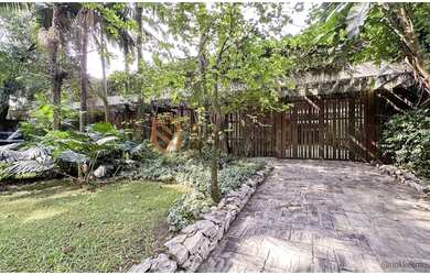 Imagem 3: Casa na Rua Groelândia. 760m² de Área, 5 Vagas na garageme5 Dormitórios