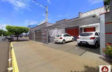 Imagem: O depósito possui 4 Vagas na garagem, 220m² de Área e está