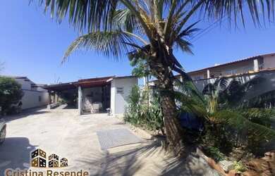 Imagem: A casa possui 2 Dormitórios, 3 Banheiros, 5 Vagas na garagem