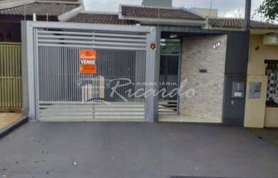 Imagem: A casa possui 2 Dormitórios, 1 Banheiro, 1 Vaga na garagem