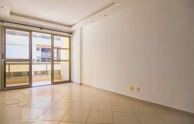 Imagem: O apartamento possui 3 Dormitórios, 2 Banheiros, 2 Vagas na