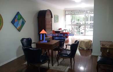 Imagem: A casa possui 4 Dormitórios, 2 Banheiros, 3 Vagas na garagem