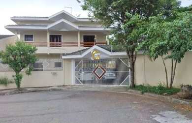 Imagem: A casa possui 4 Dormitórios, 3 Banheiros, 3 Vagas na garagem