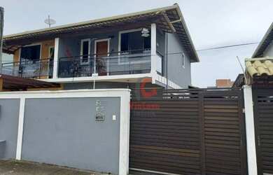 Imagem: A casa possui 3 Dormitórios, 3 Banheiros, 2 Vagas na garagem