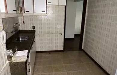 Imagem: O apartamento possui 2 Dormitórios, 1 Banheiro e 1 Vaga na