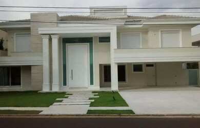 Imagem: A casa em condomínio possui 4 Dormitórios, 5 Banheiros, 5