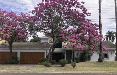 Imagem: A casa em condomínio possui 5 Dormitórios, 5 Banheiros, 5