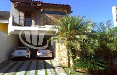 Imagem: A casa em condomínio possui 3 Dormitórios, 4 Banheiros, 4