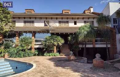 Imagem: A casa para alugar possui 5 Dormitórios, 5 Banheiros, 5 Vagas