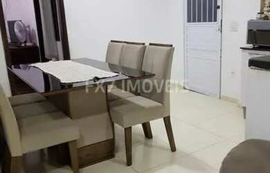 Imagem: A casa possui 3 Dormitórios, 2 Banheiros, 2 Vagas na garagem