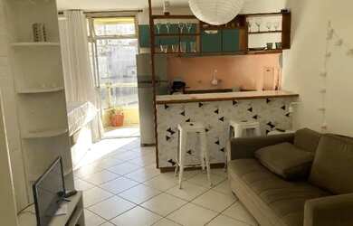 Imagem: A kitnet à venda possui 1 Dormitório, 1 Banheiro, 1 Vaga na