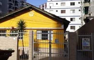 Imagem: A casa possui 1 Dormitório, 1 Banheiro e está localizado