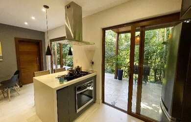 Imagem: A casa possui 3 Dormitórios, 2 Banheiros, 3 Vagas na garagem