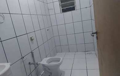 Imagem: A casa possui 2 Dormitórios, 1 Banheiro, 3 Vagas na garagem