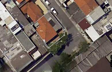 Imagem: A casa possui 3 Dormitórios, 1 Banheiro, 1 Vaga na garagem