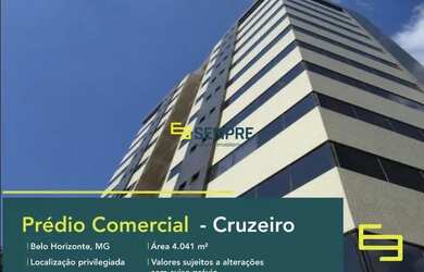 Imagem: O depósito possui 5 Vagas na garagem e 2352m² de Área e está