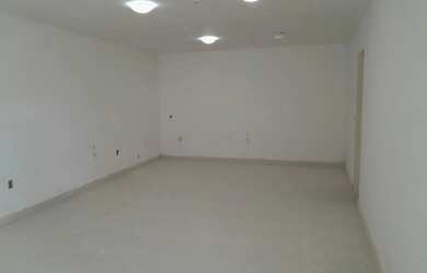 Imagem: A casa possui 5 Dormitórios, 2 Banheiros, 2 Vagas na garagem