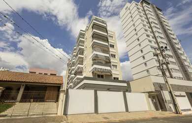 Imagem: O apartamento possui 3 Dormitórios, 2 Banheiros, 2 Vagas na