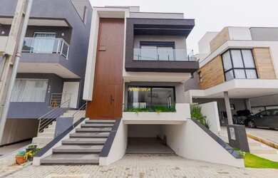 Imagem: A casa em condomínio possui 3 Dormitórios, 5 Banheiros, 2