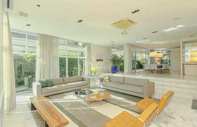 Imagem: A casa em condomínio possui 5 Dormitórios, 5 Banheiros, 4