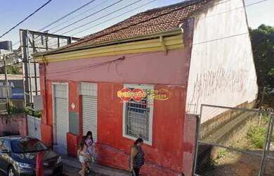 Imagem: O depósito possui 2 Vagas na garagem, 93m² de Área e está