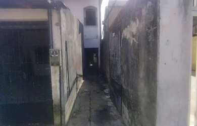 Imagem: A casa possui 2 Dormitórios, 1 Banheiro, 18m² de Área e