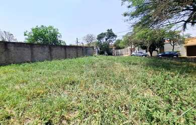 Imagem: O terreno possui 371m² de Área e está localizado em Alto