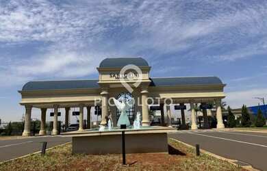 Imagem: O terreno possui 363m² de Área e está localizado em Parque