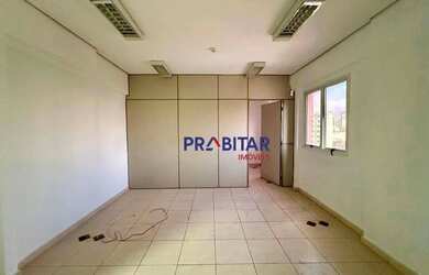 Imagem: O depósito possui 1 Vaga na garagem e 34m² de Área e está